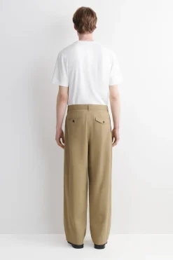 CHINOHOSE AUS BAUMWOLLE MIT WEITEM BEIN