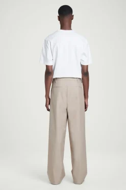 CHINOHOSE AUS BAUMWOLLE MIT WEITEM BEIN