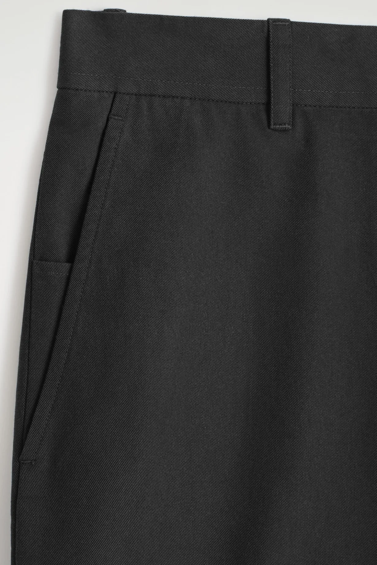 CHINOHOSE AUS BAUMWOLLE MIT GERADEM BEIN
