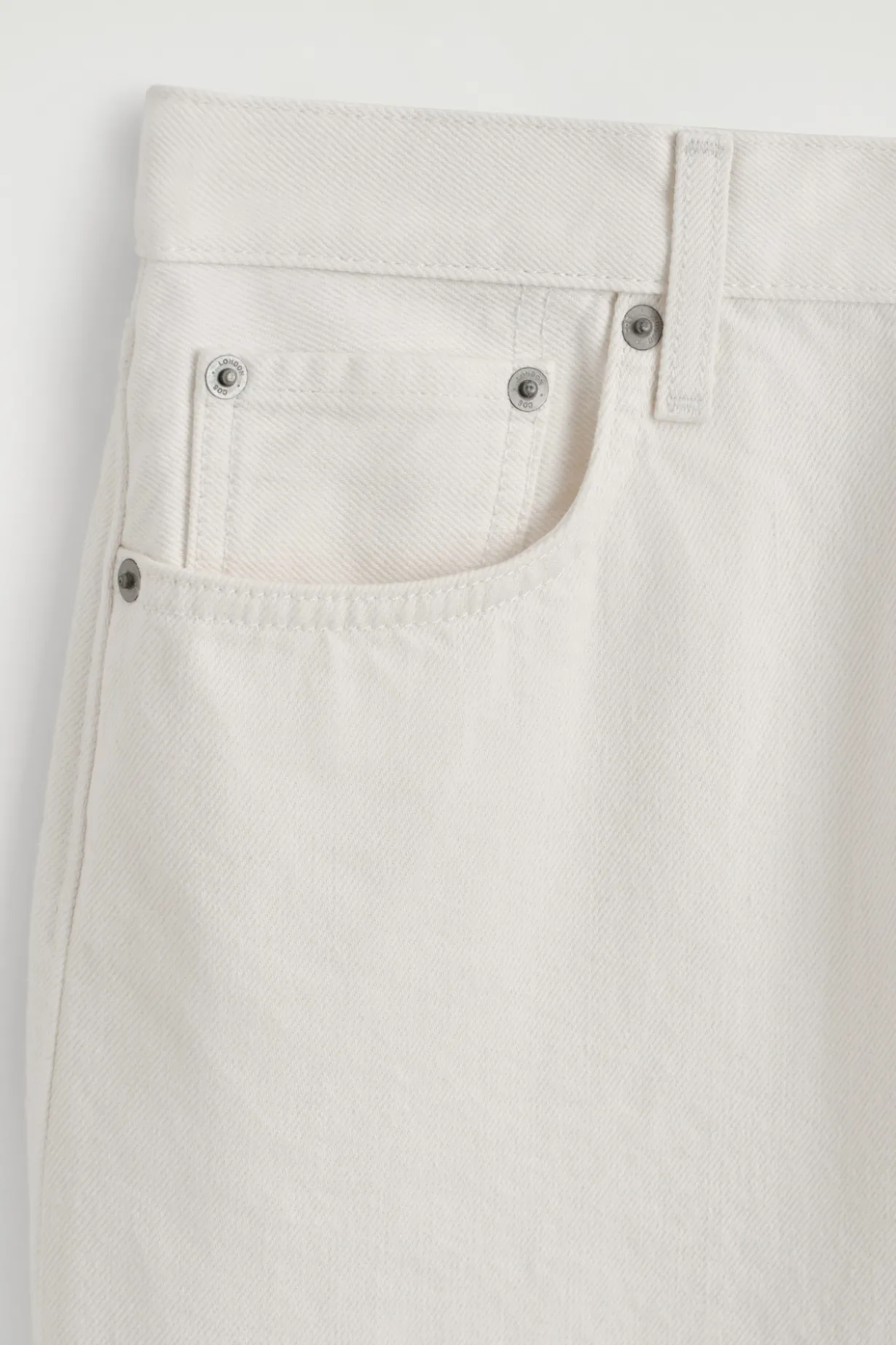 CHORD JEANS MIT GERADEM BEIN