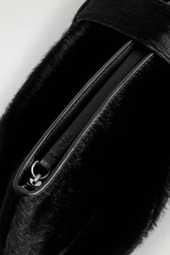 CLUTCH MIT GÜRTEL - LEDER MIT PONYHAAR-EFFEKT