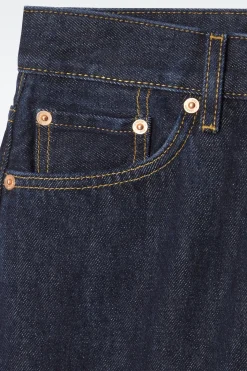 COLUMN JEANS MIT GERADEM BEIN