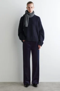 CORDHOSE MIT GERADEM BEIN