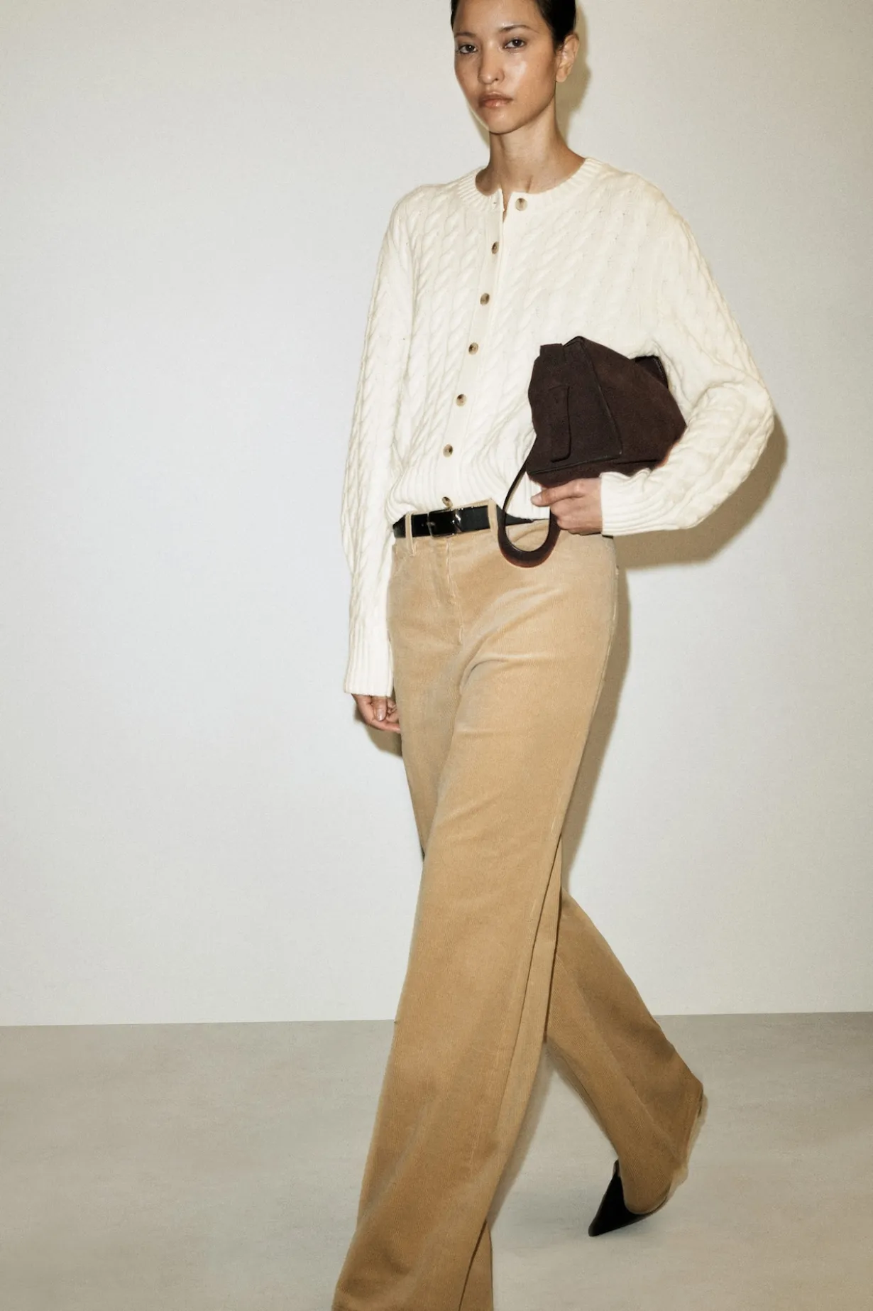 CORDHOSE MIT GERADEM BEIN