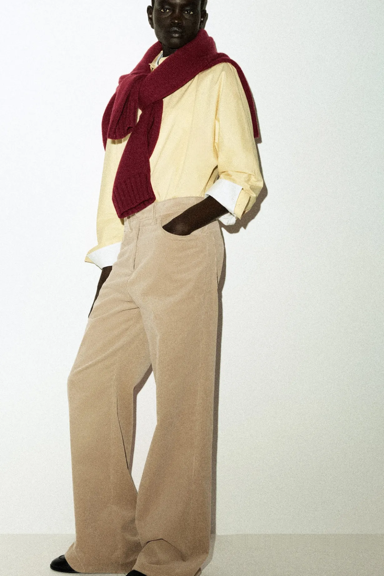 CORDHOSE MIT GERADEM BEIN