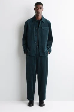 CORDHOSE MIT SCHMAL ZULAUFENDEM BEIN