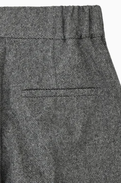 CULOTTES AUS WOLLFLANELL MIT WEITEM BEIN