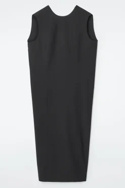 DAS ÄRMELLOSE ELEGANTE WOLLKLEID