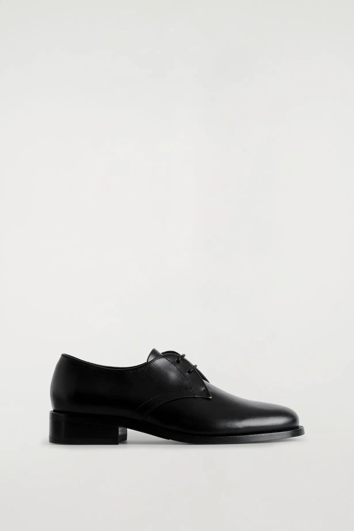 DERBY SCHUHE AUS LEDER
