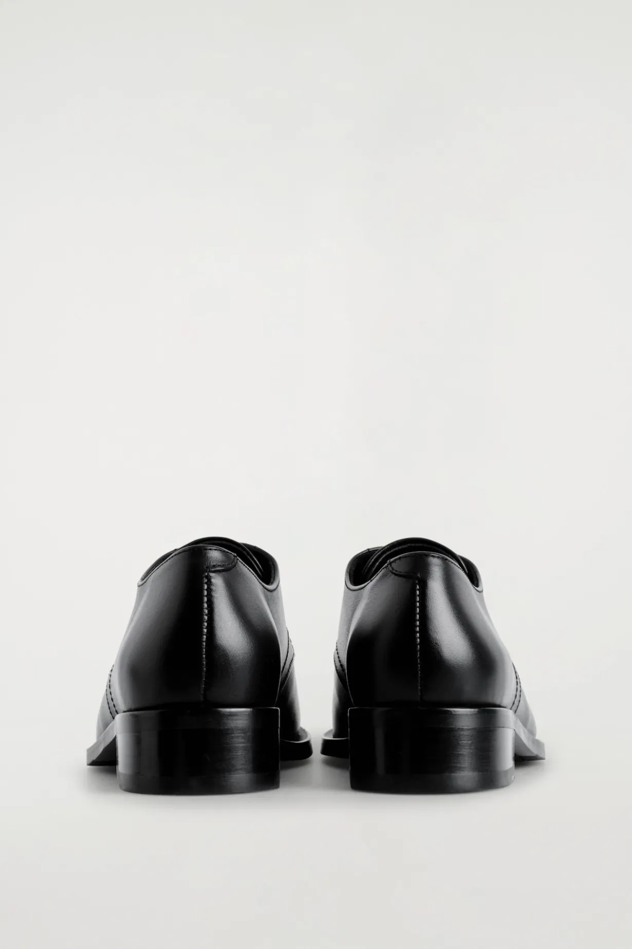 DERBY SCHUHE AUS LEDER