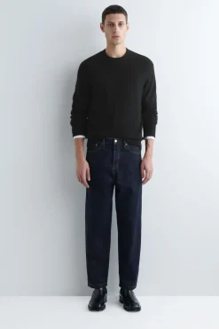DOME JEANS MIT GERADEM BEIN UND LOCKERER PASSFORM