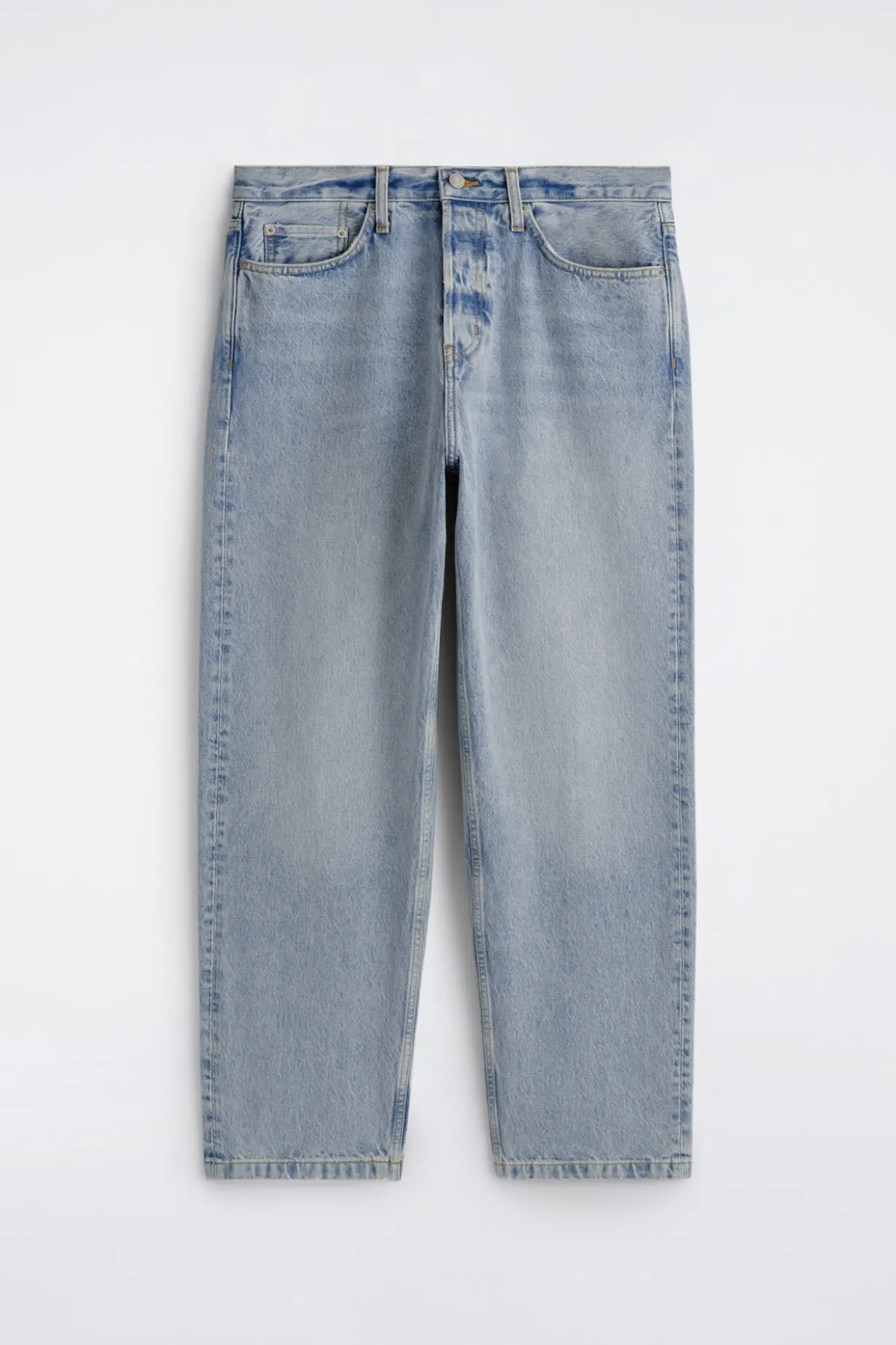 DOME JEANS MIT GERADEM BEIN UND LOCKERER PASSFORM