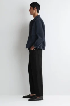 DOME JEANS MIT GERADEM BEIN UND LOCKERER PASSFORM