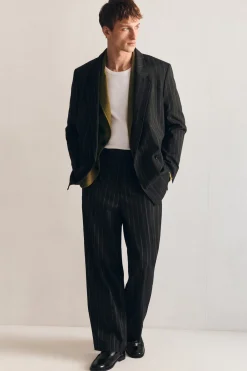 DOPPELREIHIGER BLAZER MIT NADELSTREIFEN