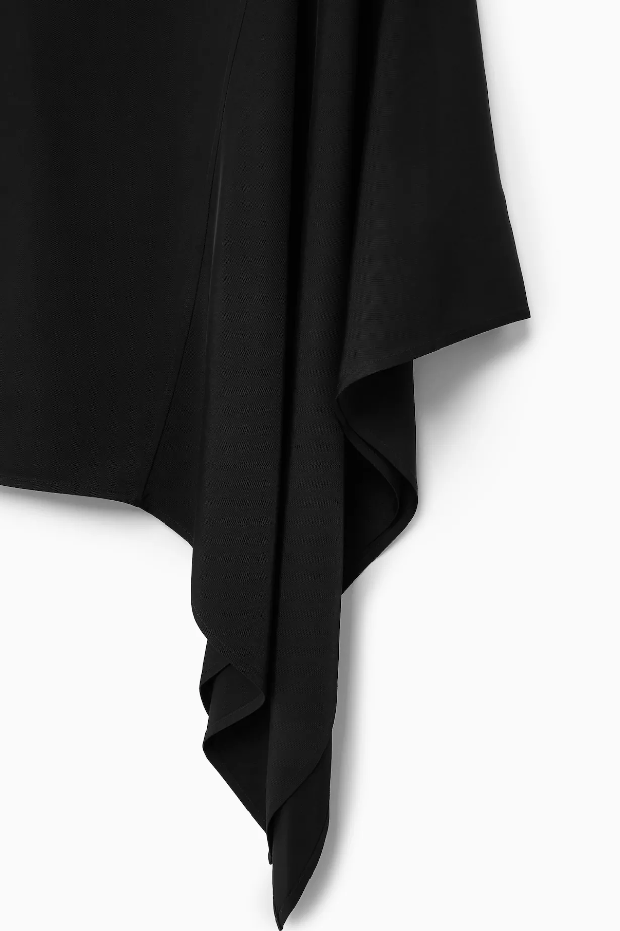 DRAPIERTER ASYMMETRISCHER MIDIROCK