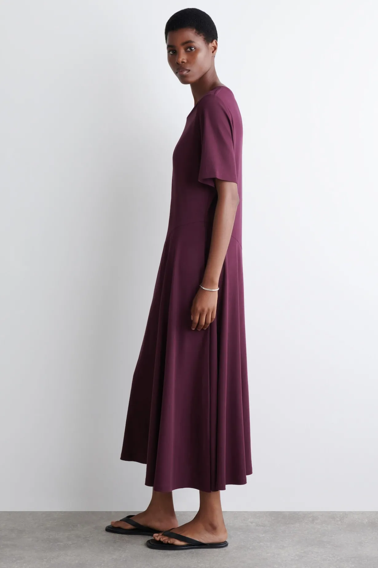 DRAPIERTES MIDIKLEID AUS BAUMWOLLE