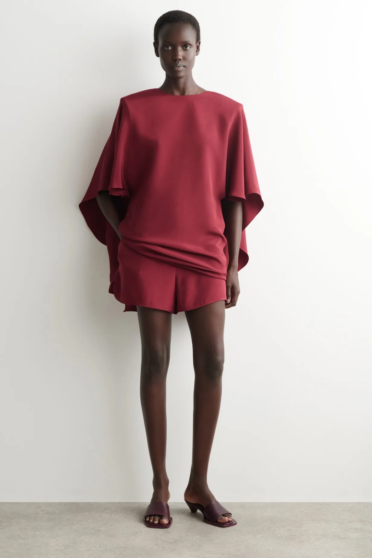 DRAPIERTES SEIDENMINIKLEID
