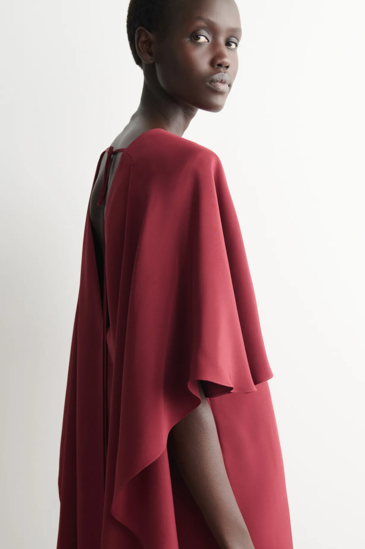 DRAPIERTES SEIDENMINIKLEID