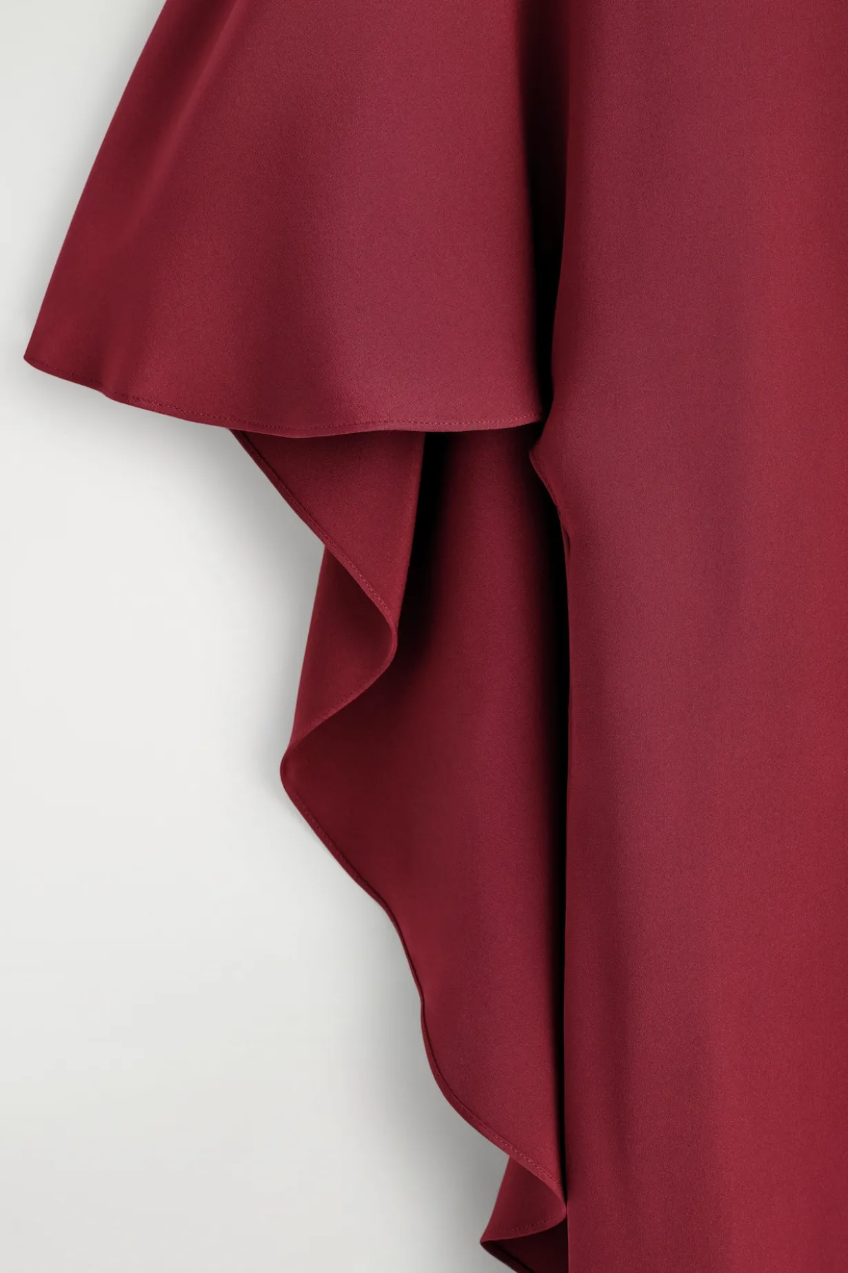 DRAPIERTES SEIDENMINIKLEID