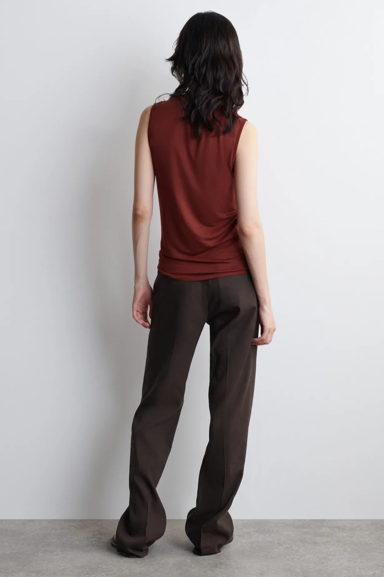 DRAPIERTES TANKTOP MIT ROLLKRAGEN