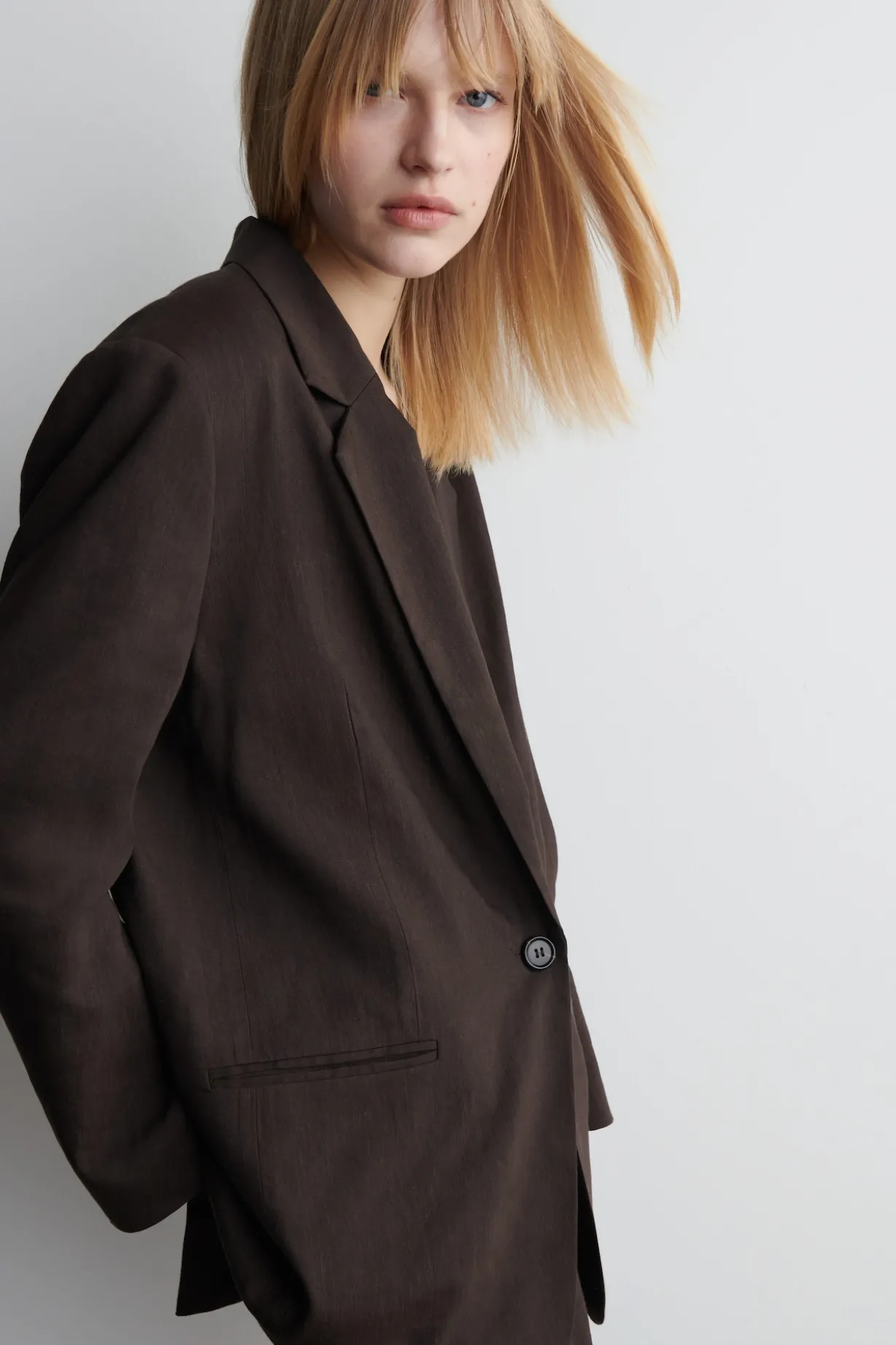 EINREIHIGER BLAZER AUS LEINEN