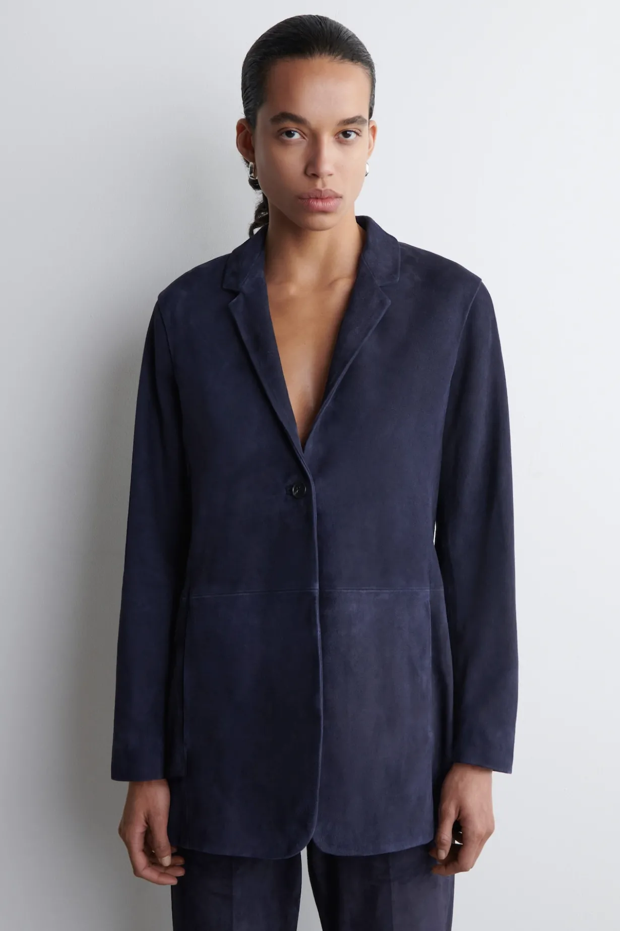 EINREIHIGER BLAZER AUS VELOURSLEDER