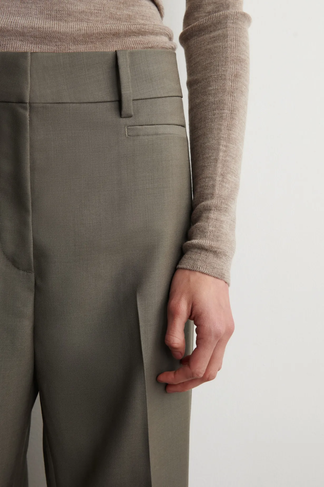 ELEGANTE BOOTCUT-HOSE AUS WOLL-TWILL