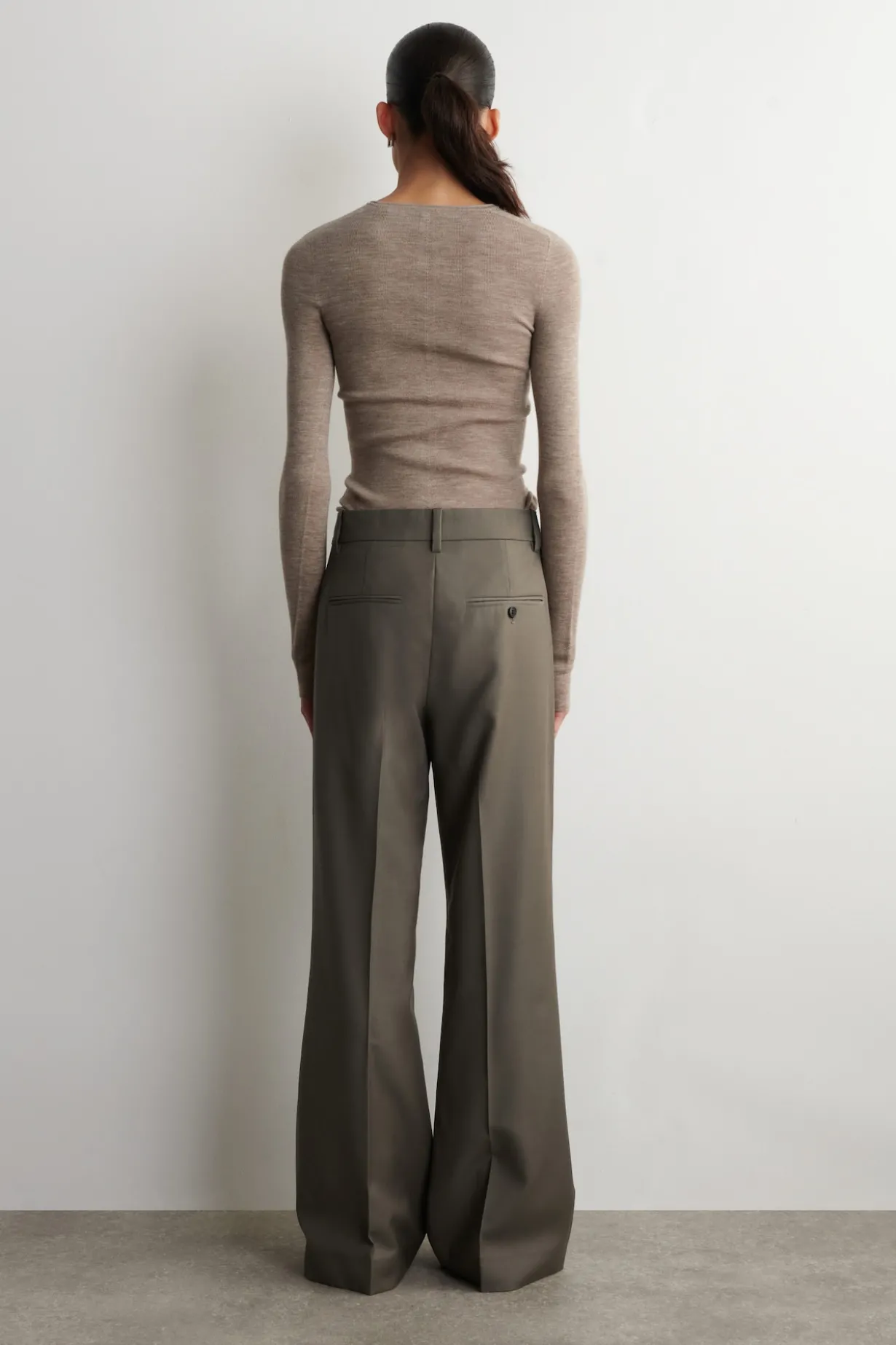 ELEGANTE BOOTCUT-HOSE AUS WOLL-TWILL