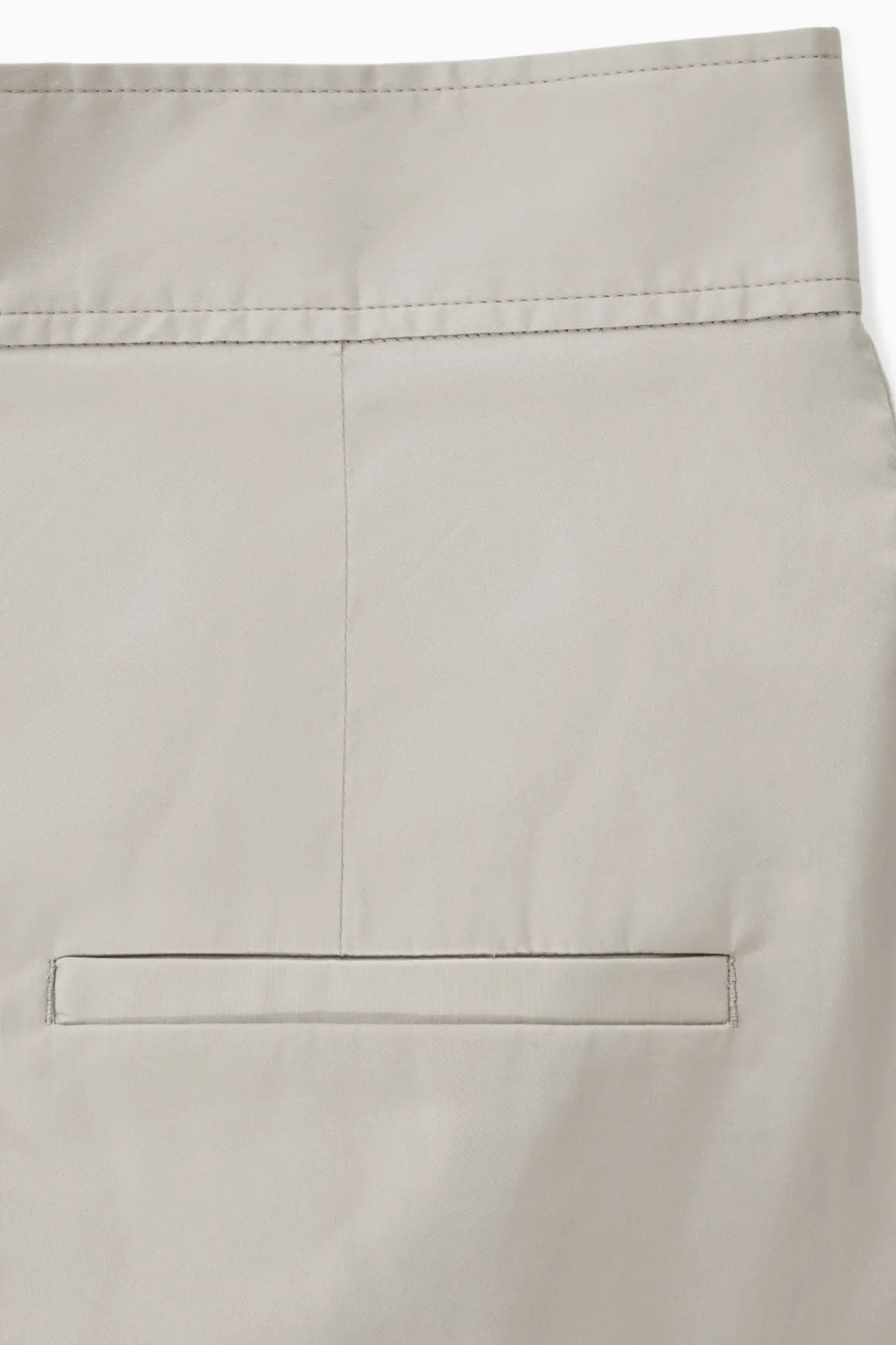 ELEGANTE CULOTTES MIT FALTEN