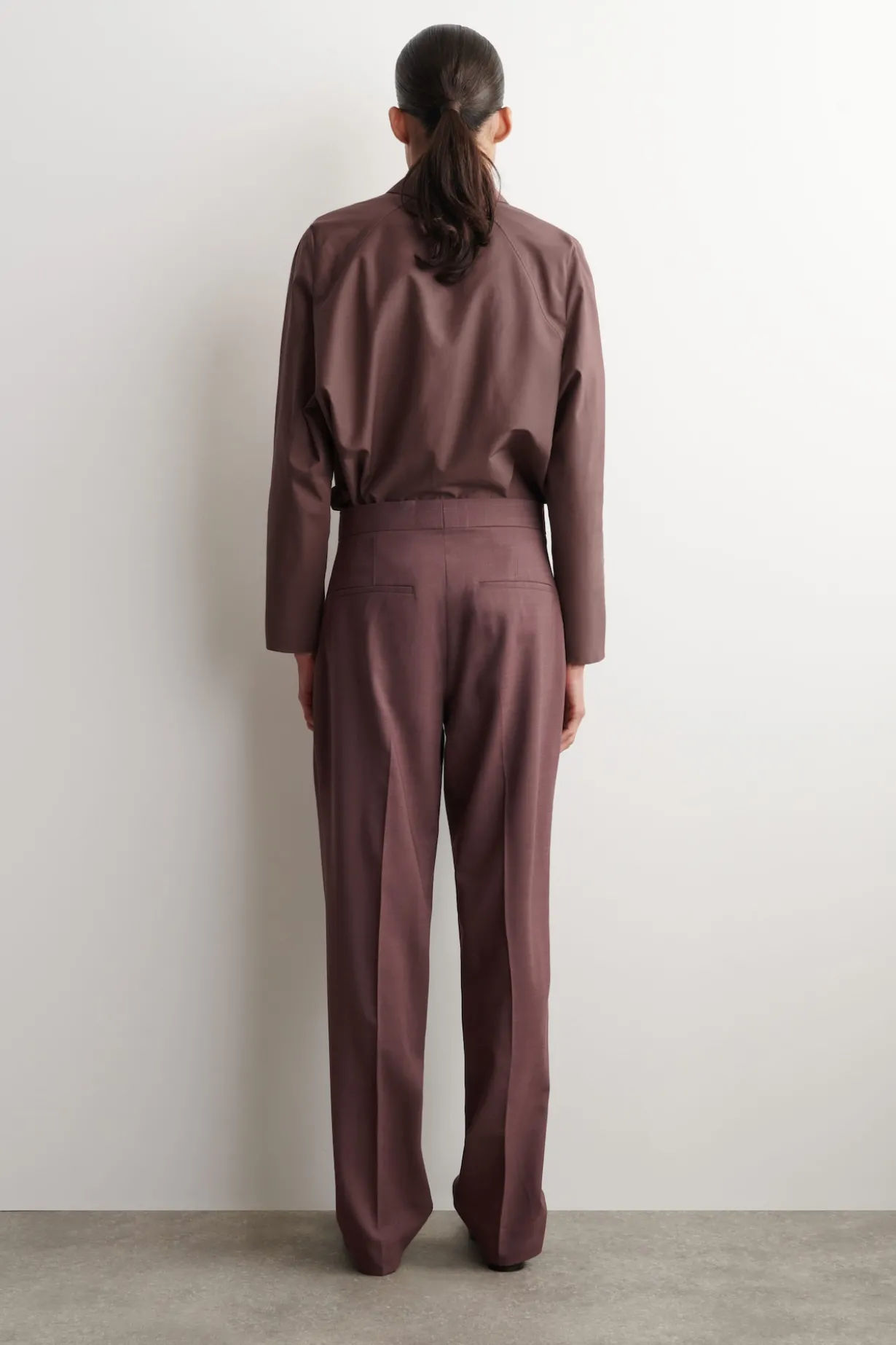 ELEGANTE HOSE AUS WOLLE MIT GERADEM BEIN