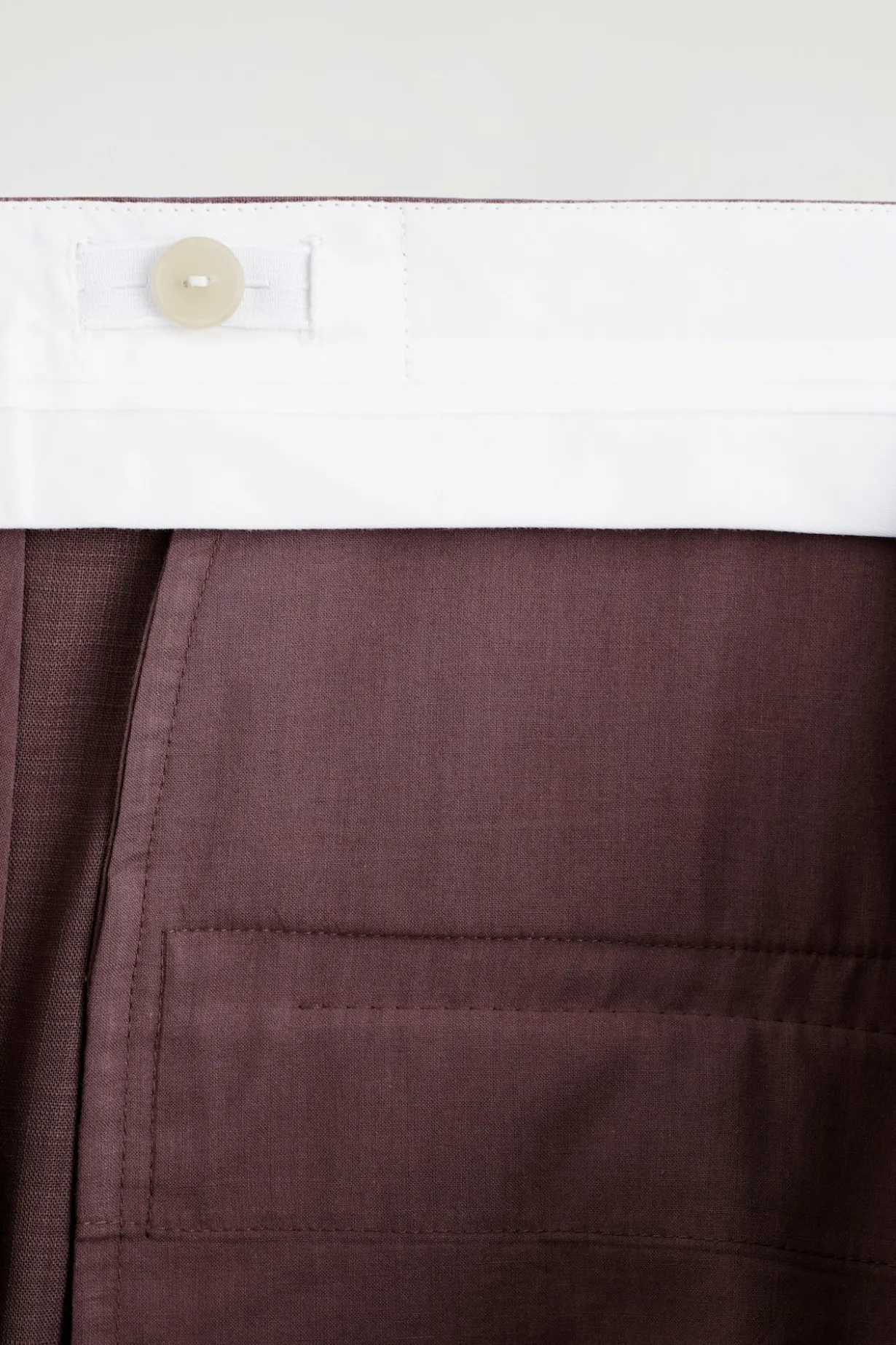 ELEGANTE HOSE AUS WOLLE MIT GERADEM BEIN