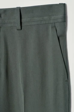 ELEGANTE HOSE MIT GERADEM BEIN
