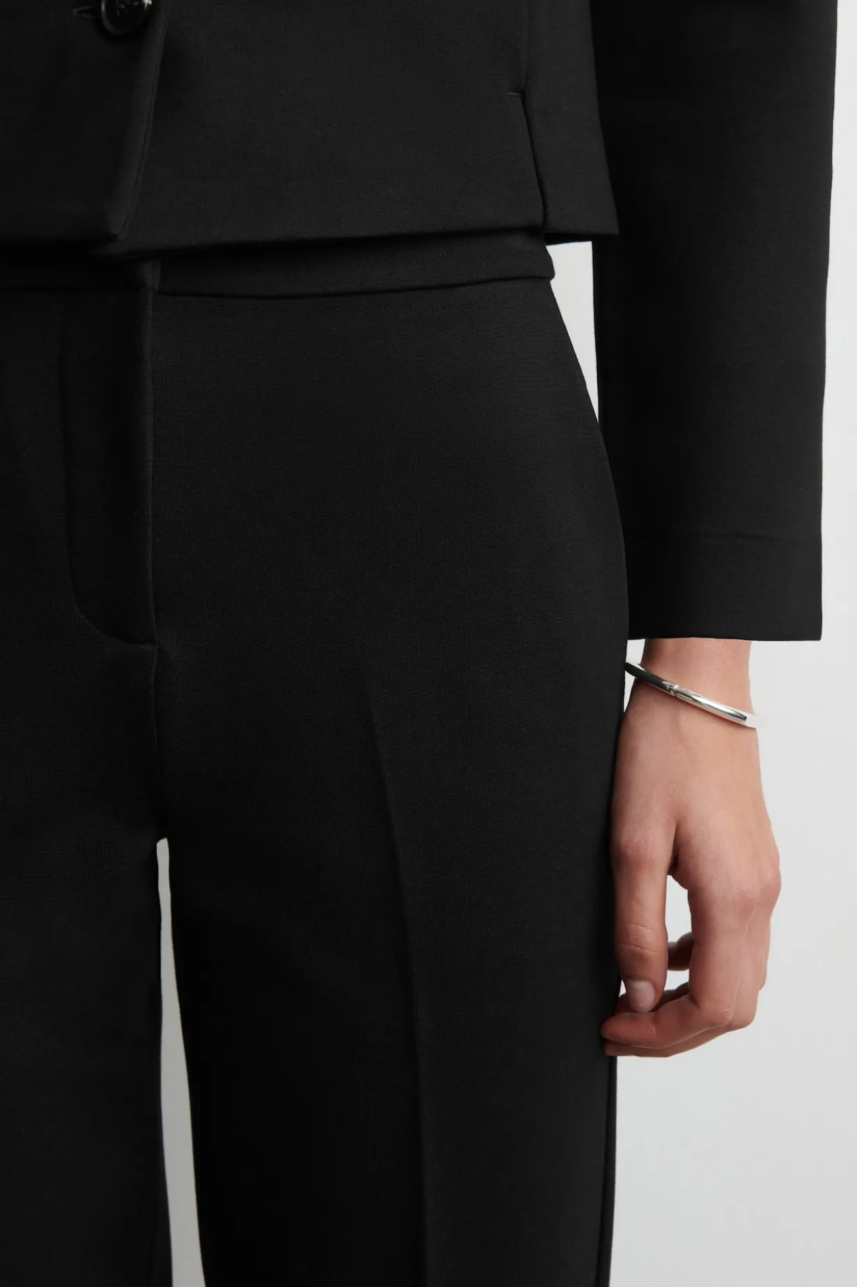 ELEGANTE HOSE MIT GERADEM BEIN