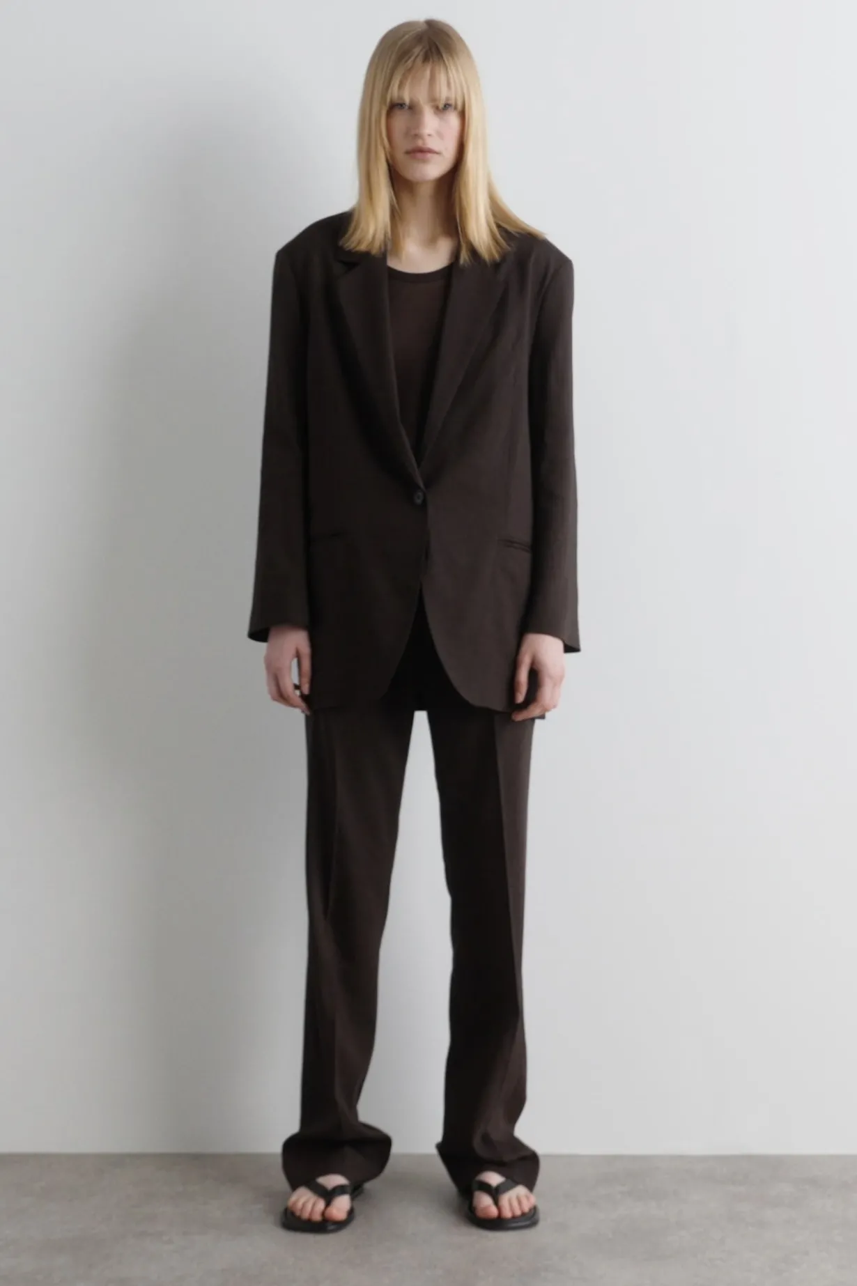 ELEGANTE LEINENHOSE MIT GERADEM BEIN