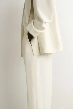 ELEGANTE LEINENHOSE MIT GERADEM BEIN