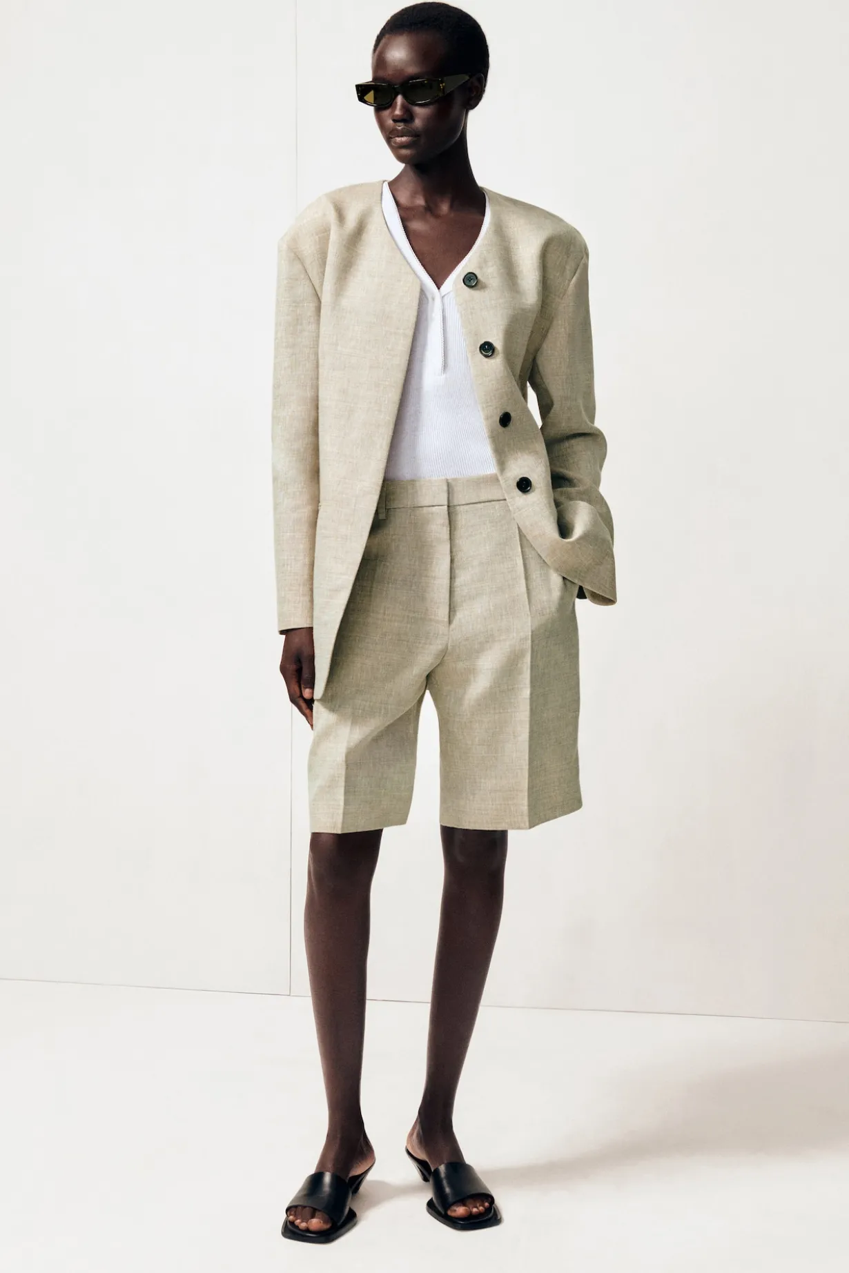 ELEGANTE LEINEN-SHORTS