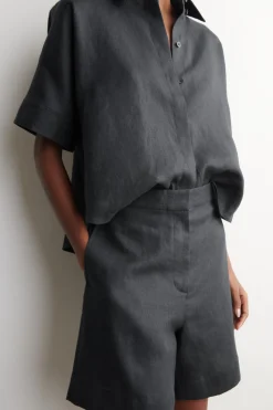 ELEGANTE LEINENSHORTS MIT ELASTISCHEM BUND
