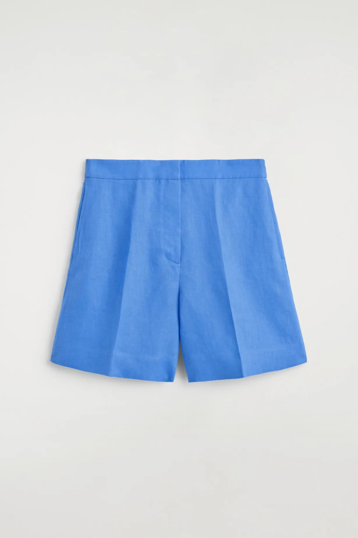 ELEGANTE LEINENSHORTS MIT ELASTISCHEM BUND
