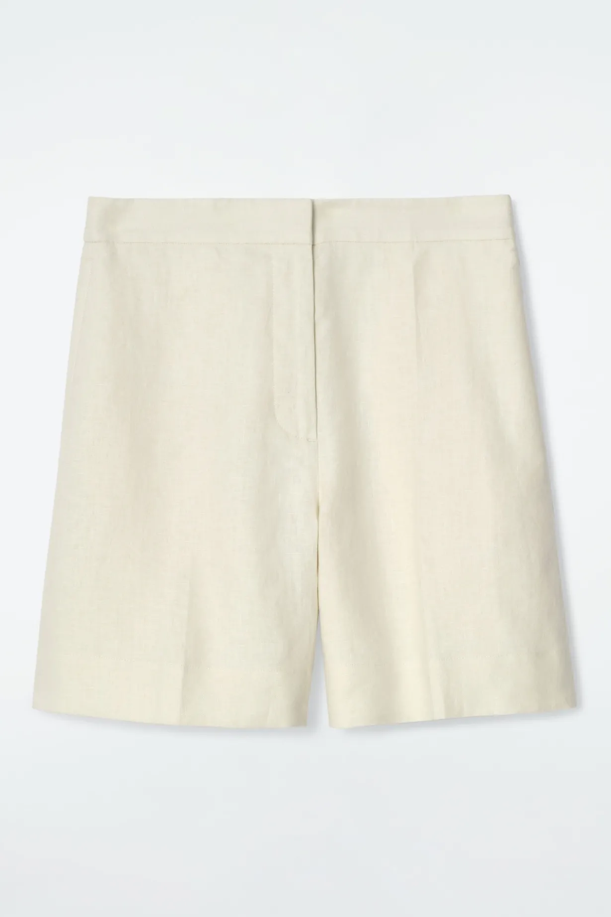 ELEGANTE LEINENSHORTS MIT ELASTISCHEM BUND