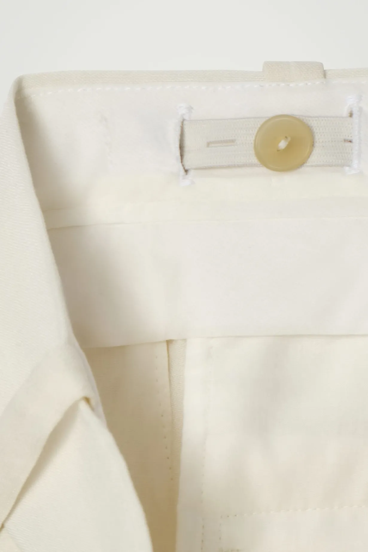 ELEGANTE SHORTS AUS LEINEN-MIX