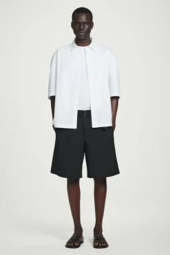 ELEGANTE SHORTS MIT GÜRTEL