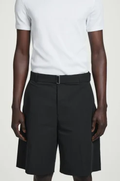 ELEGANTE SHORTS MIT GÜRTEL