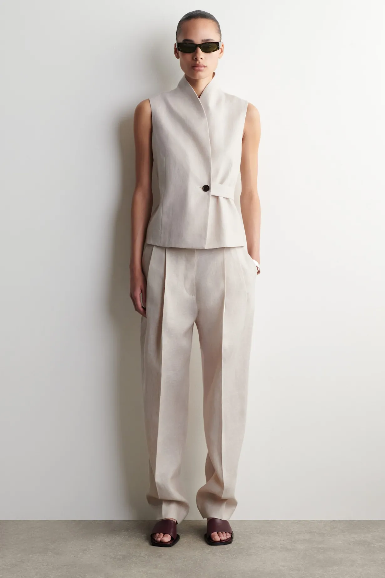 ELEGANTE TULPENHOSE AUS LEINEN