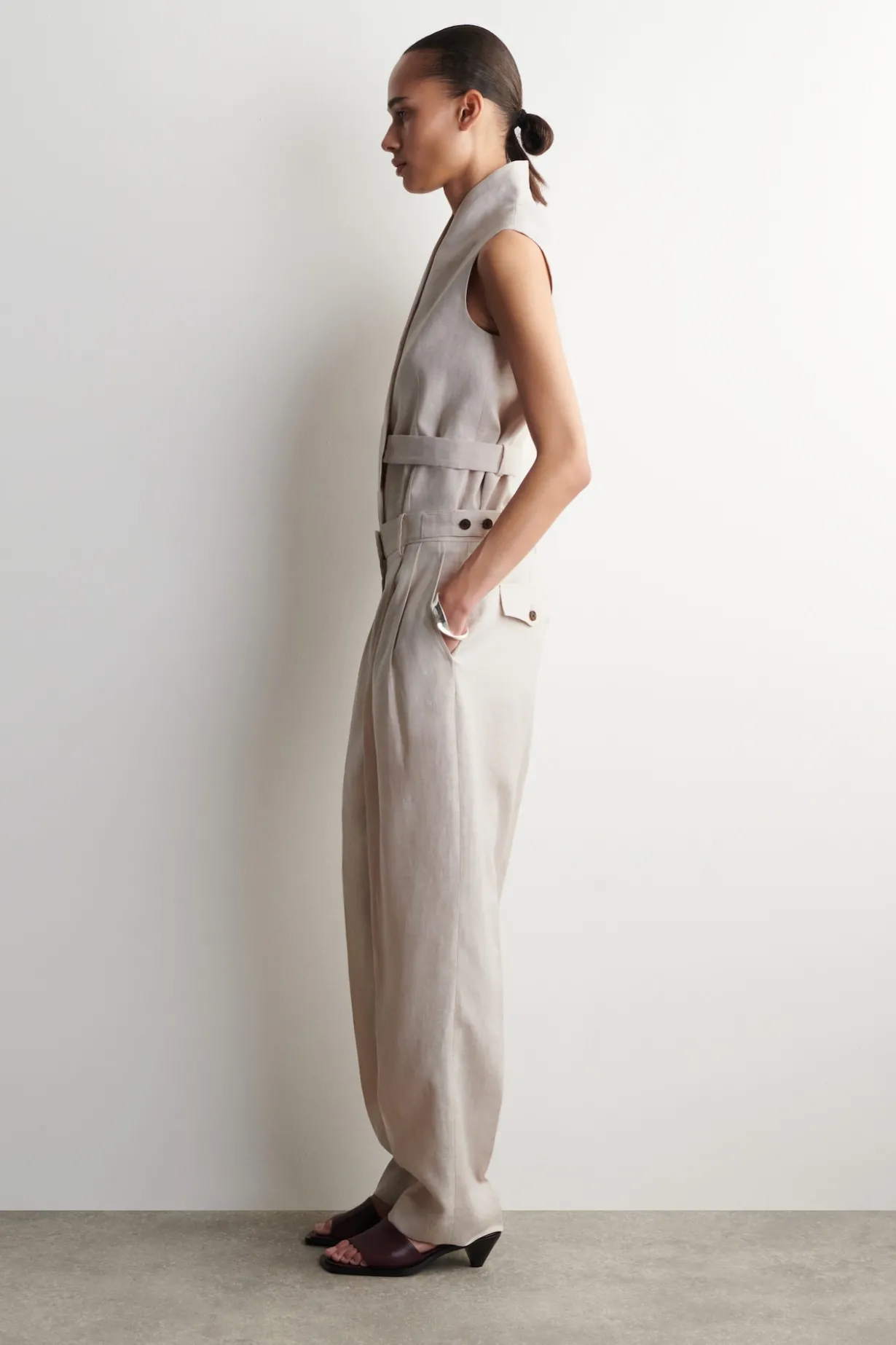 ELEGANTE TULPENHOSE AUS LEINEN