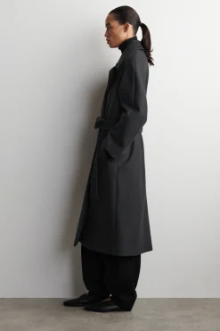 ELEGANTER MANTEL AUS WOLL-TWILL MIT GÜRTEL