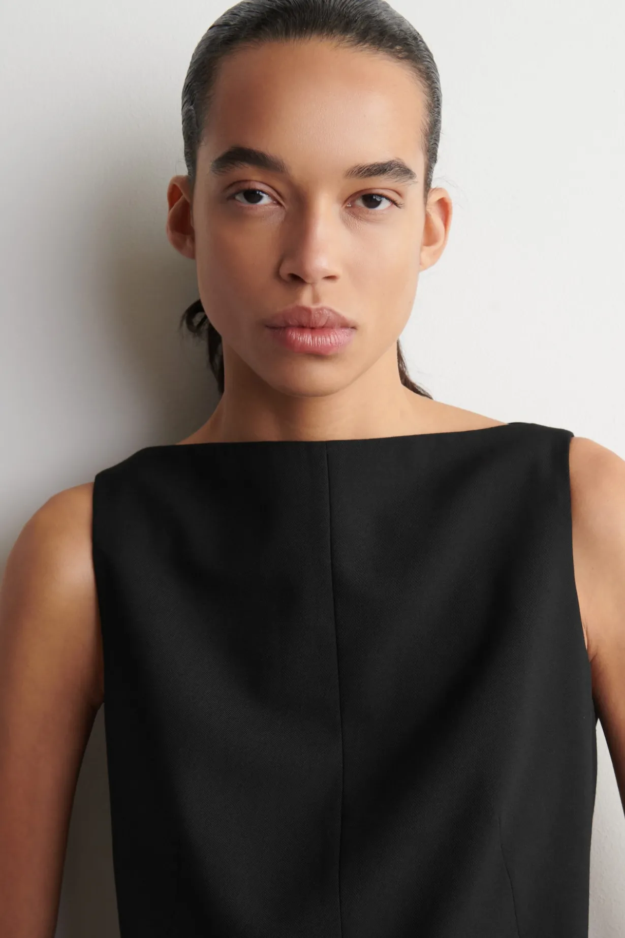 ELEGANTES MINIKLEID AUS MERINOWOLL-MIX