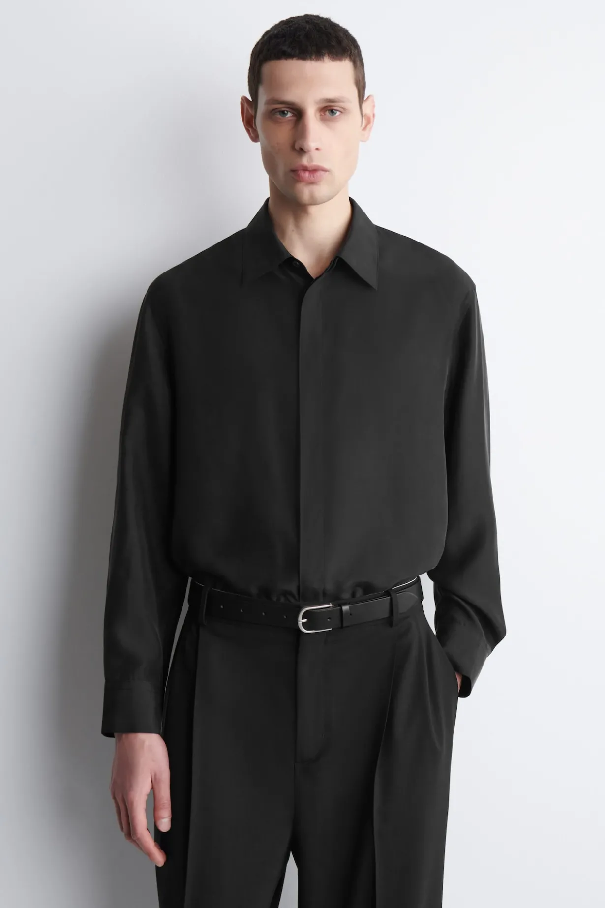 ELEGANTES SEIDENHEMD