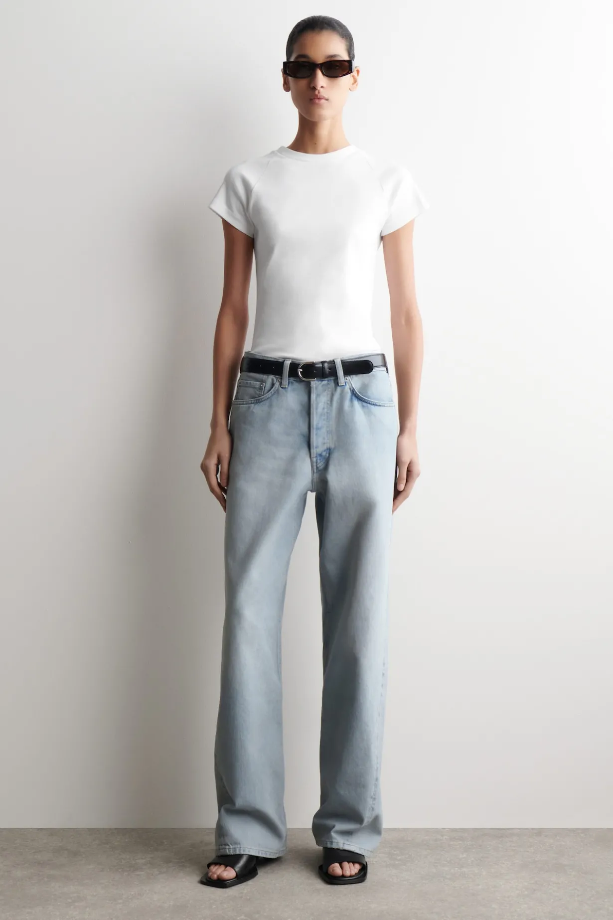 FACADE JEANS MIT GERADEM BEIN