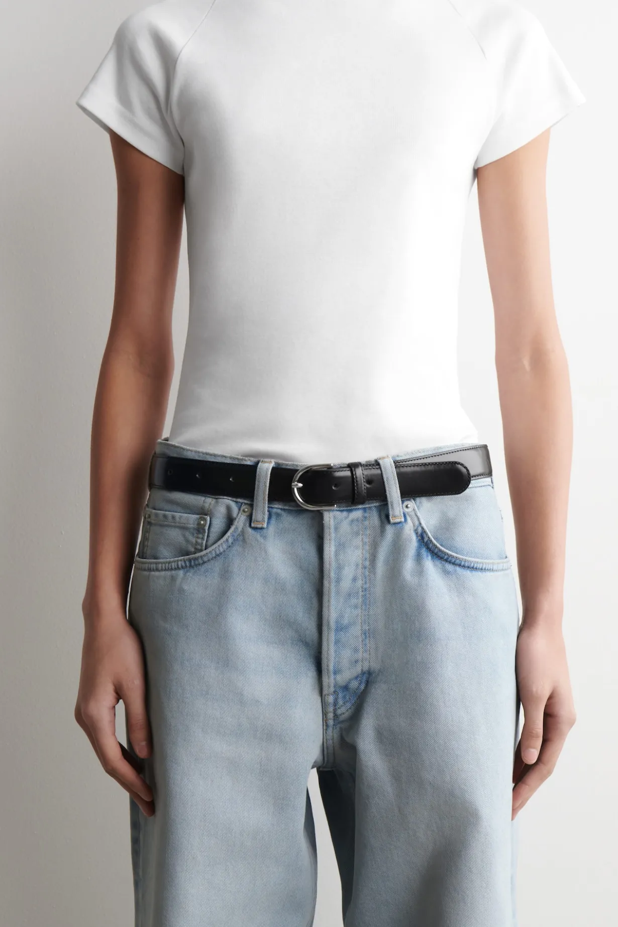FACADE JEANS MIT GERADEM BEIN