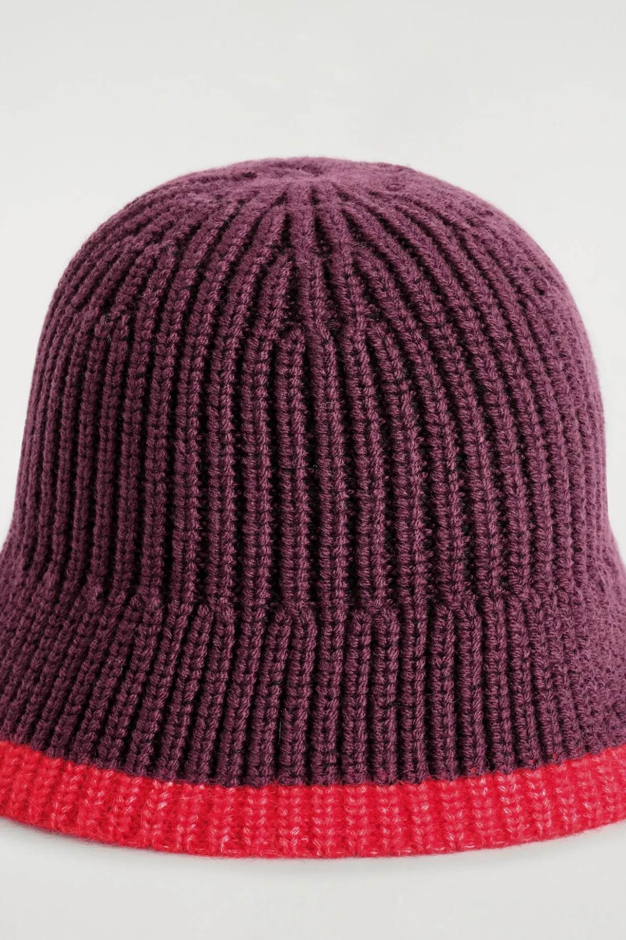 FISCHERHUT AUS WOLL-MOHAIR-MIX MIT KONTRASTPARTIE